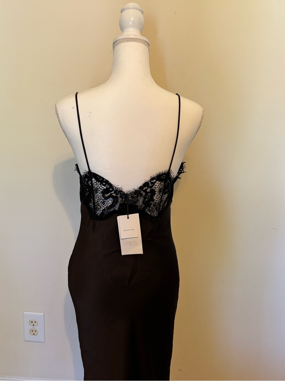 Zara Black Lace-Trim Slip Dress with Spaghetti Straps - Picture 3 of 4